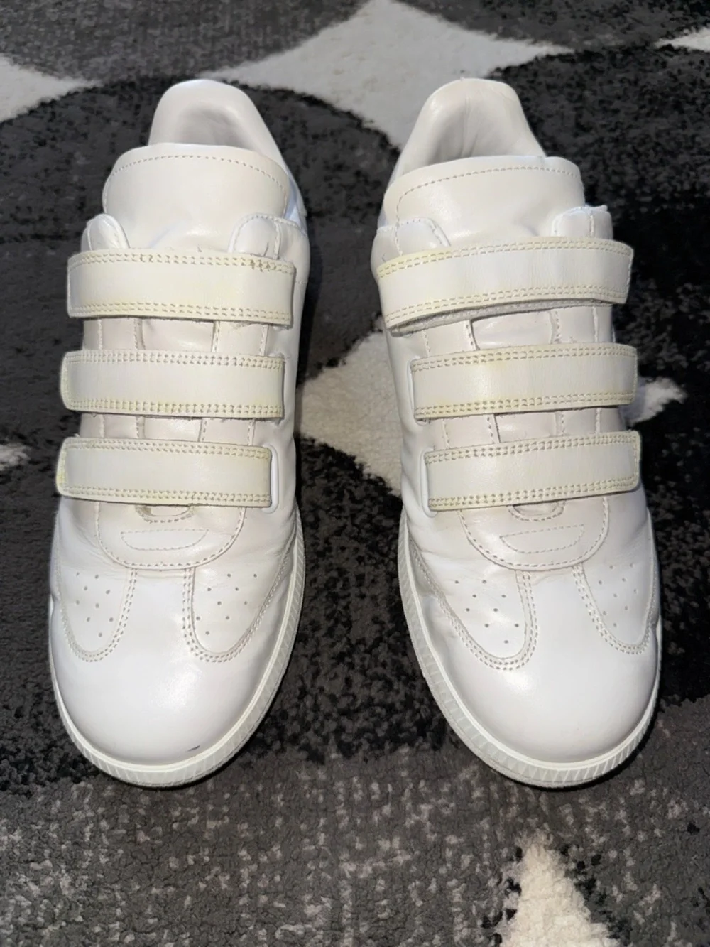 Isabel Marant Beth Low Top Sneaker - Picture 5 of 16